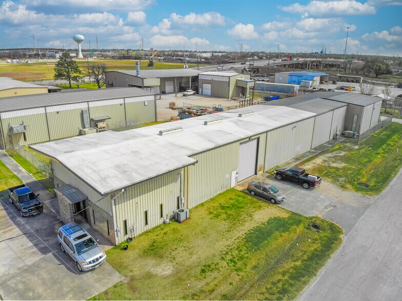 More Photos Of 650 Aldine Bender Rd, Houston Warehouse For Sale