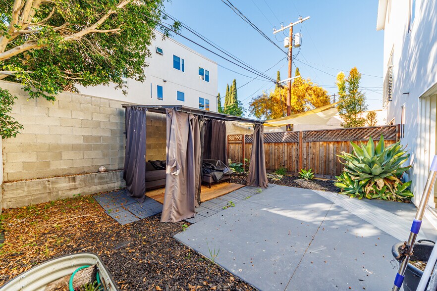 More Photos Of 1119 N Berendo St, Los Angeles Apartments For Sale