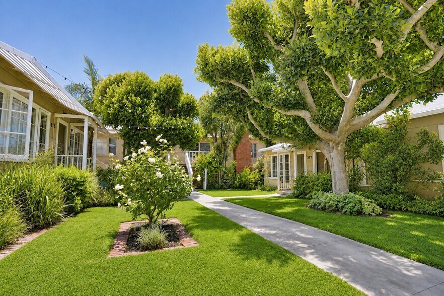 More Photos Of 379 Aster St, Laguna Beach Apartments For Sale