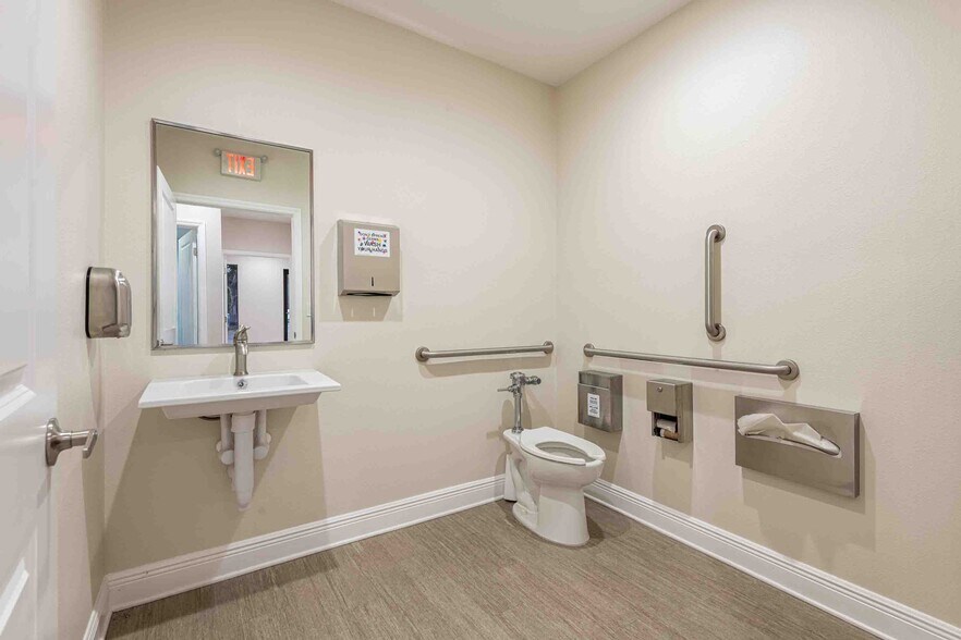 More Photos Of 4109 Armenia Ave, Tampa Medical For Sale