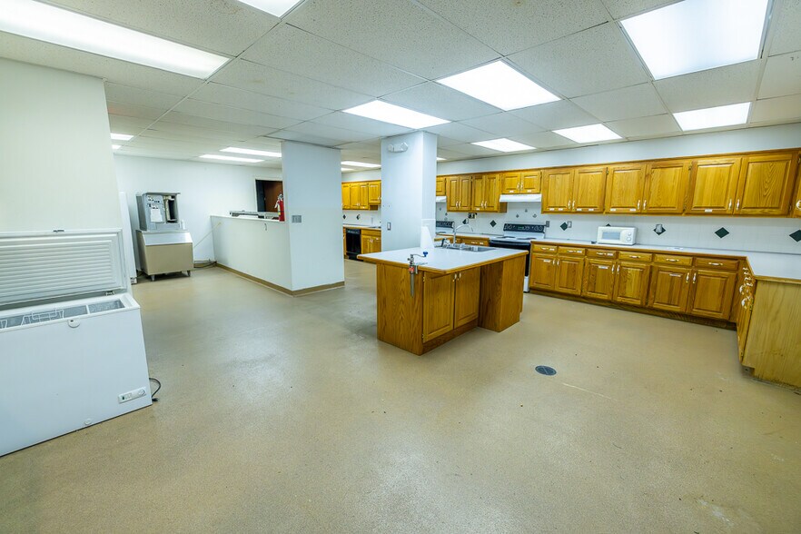 More Photos Of 800 SW 150 Hwy, Lee's Summit Office For Sale