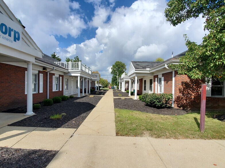 More Photos Of 4472-4508 Darrow Rd, Stow Medical For Lease