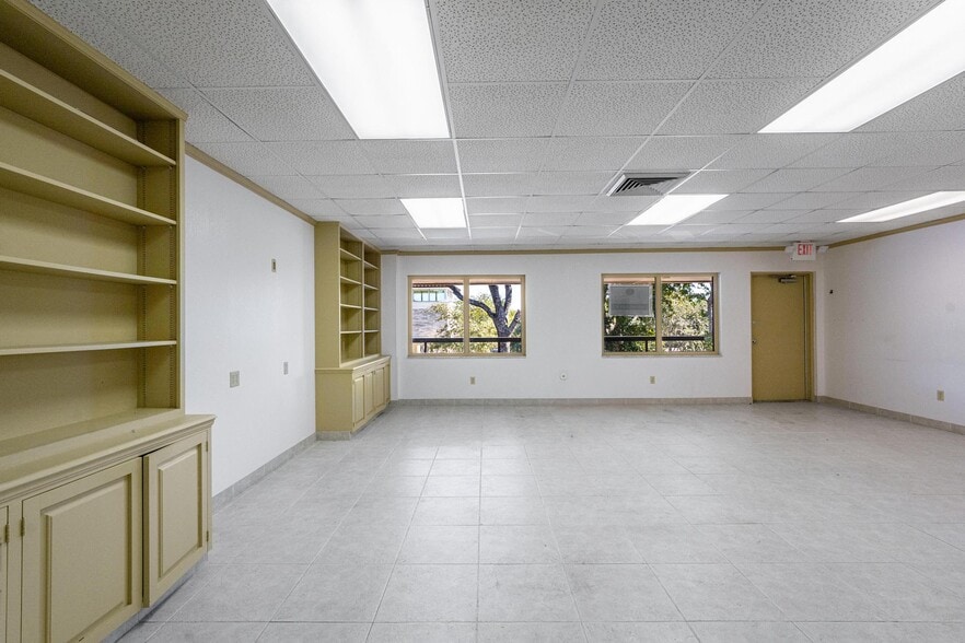 More Photos Of 7480 Fairway Dr, Miami Lakes Medical For Lease