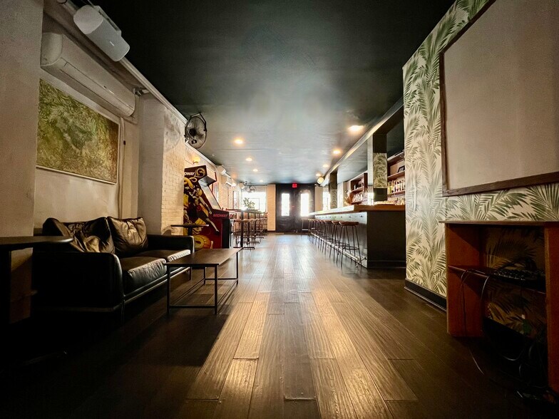 More Photos Of 66 Greenpoint Ave, Brooklyn Storefront Retail Office For Lease