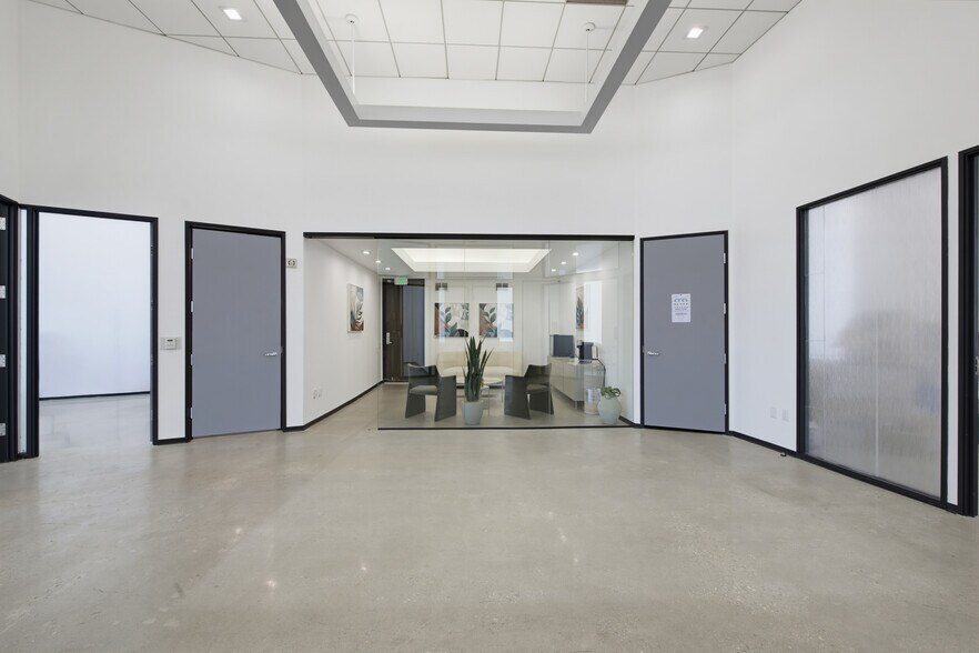 More Photos Of 350 S Beverly Dr, Beverly Hills Office For Lease