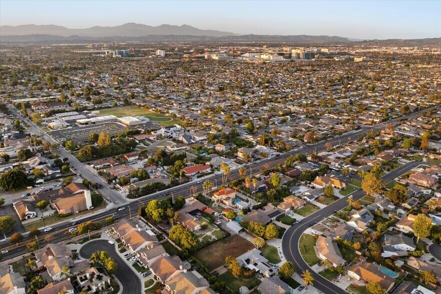 More Photos Of 11212 Chapman Ave, Garden Grove Land For Sale