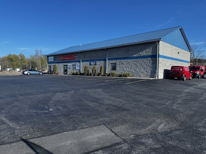 More Photos Of 406 Rt-104, Ontario Freestanding For Lease