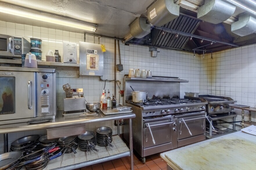 More Photos Of 210 Rapids Ln, Grand Lake Restaurant For Sale