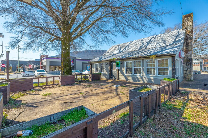 More Photos Of 3147 Broad St, Chattanooga Restaurant For Sale