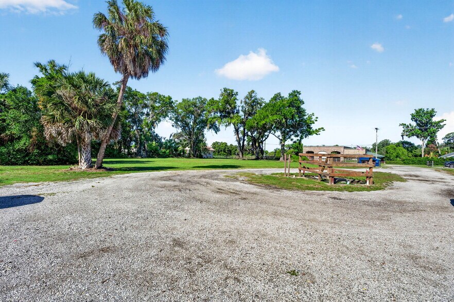 More Photos Of 32750 Pennsylvania Ave, San Antonio General Retail For Sale