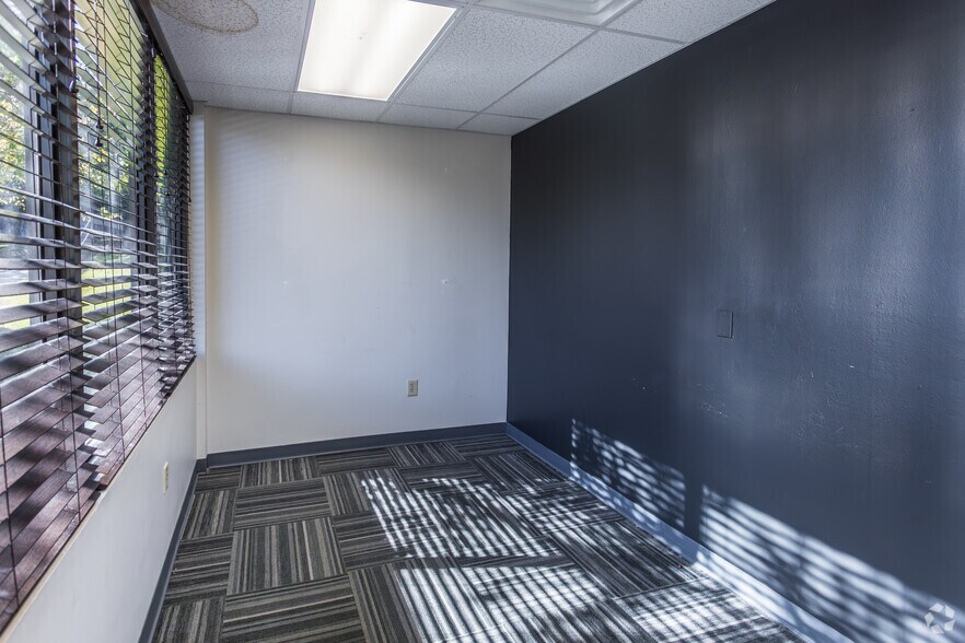 More Photos Of 11215 Hermitage Rd, Little Rock Medical For Sale