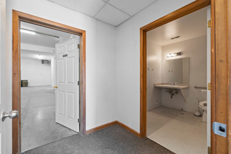 More Photos Of 217 Racquette Dr, Fort Collins Warehouse For Lease