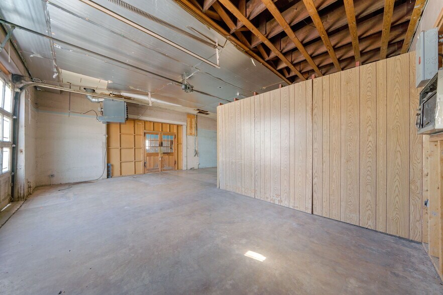 More Photos Of 1812 S Presa St, San Antonio Freestanding For Sale