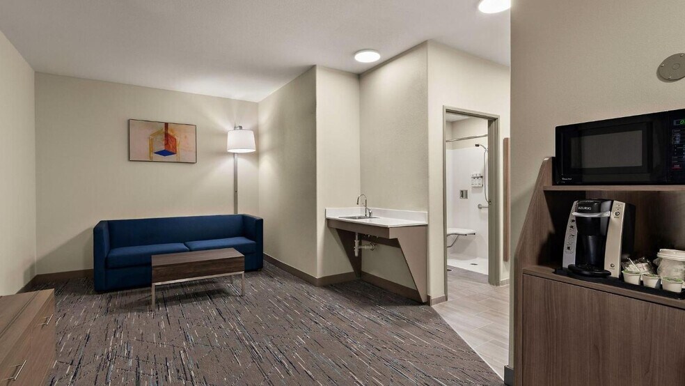More Photos Of 3520 NW 135th St, Oklahoma City Hotel For Sale