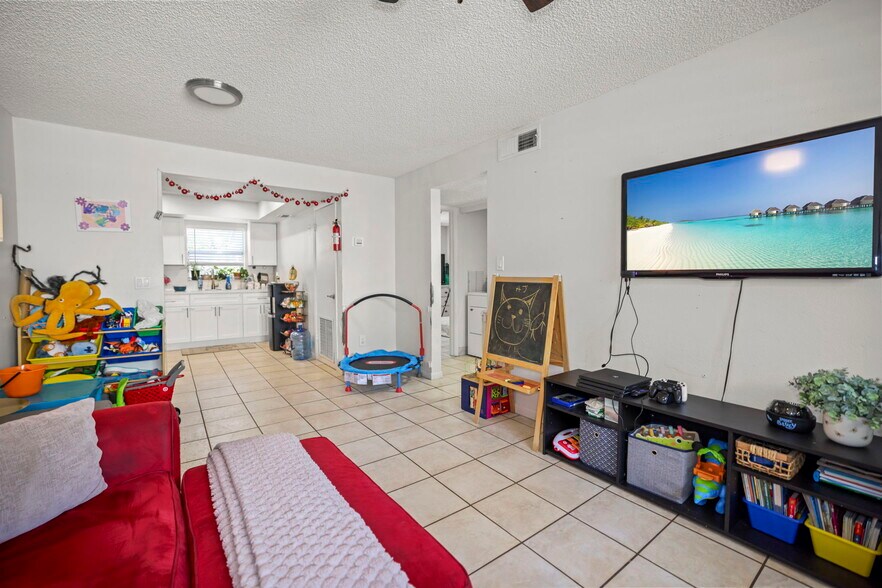 More Photos Of 7108 S Kissimmee St, Tampa Multifamily For Sale