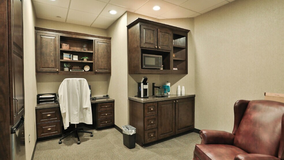 More Photos Of 601 Rockmead Dr, Kingwood Medical For Sale