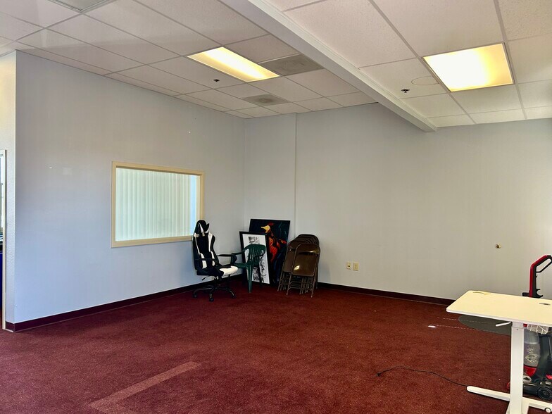 More Photos Of 3902-3920 Smith St, Union City Unknown For Lease