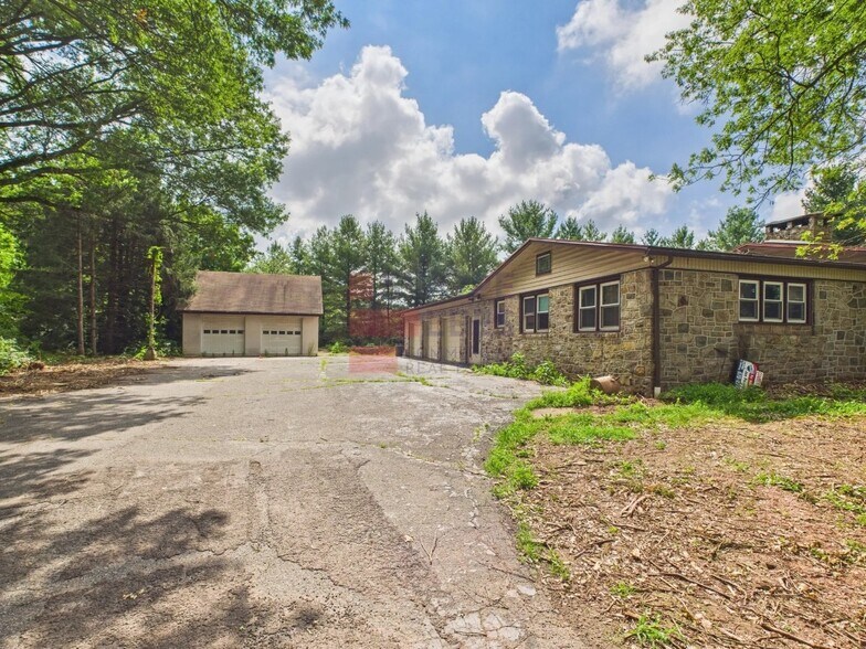 Primary Photo Of 1388 S Hanover St, Pottstown Light Manufacturing For Lease