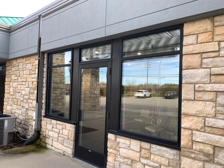 More Photos Of 2347 Silvernail Rd, Pewaukee General Retail For Lease