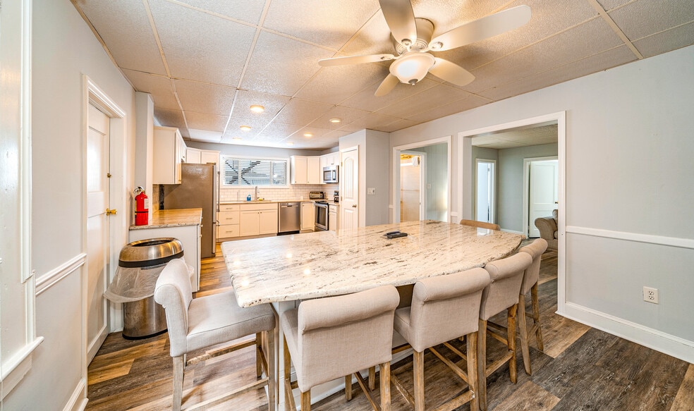 More Photos Of 617 E 8th St, Ocean City Hotel For Sale