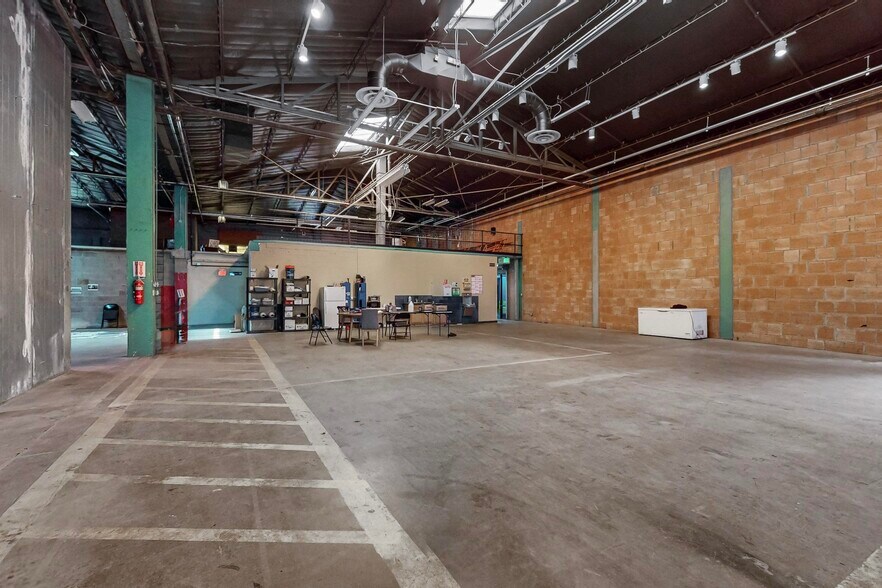 More Photos Of 1510-1512 1st St NW, Albuquerque Industrial For Sale