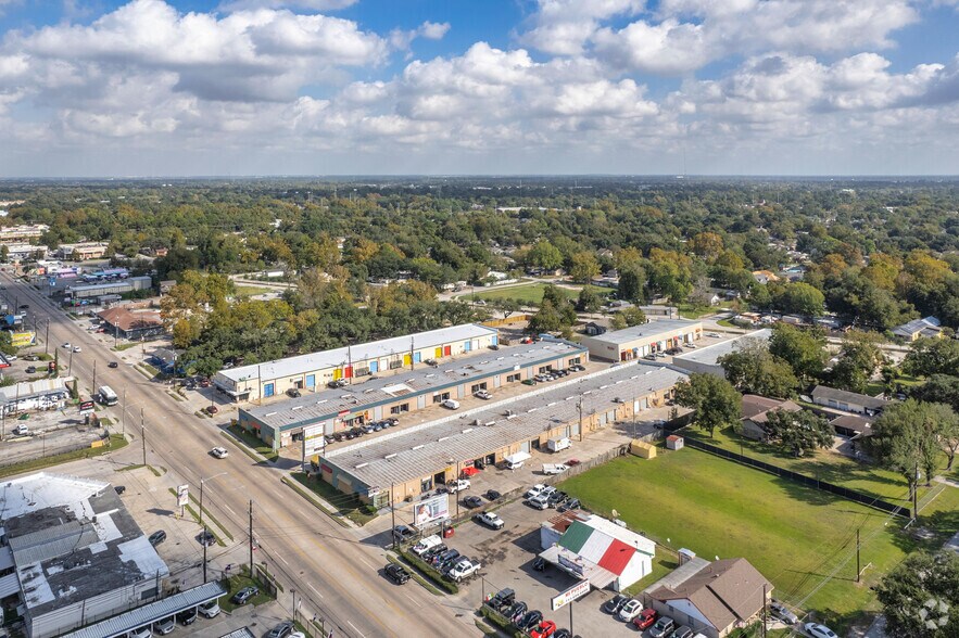 More Photos Of 6134 Airline Dr, Houston Unknown For Lease