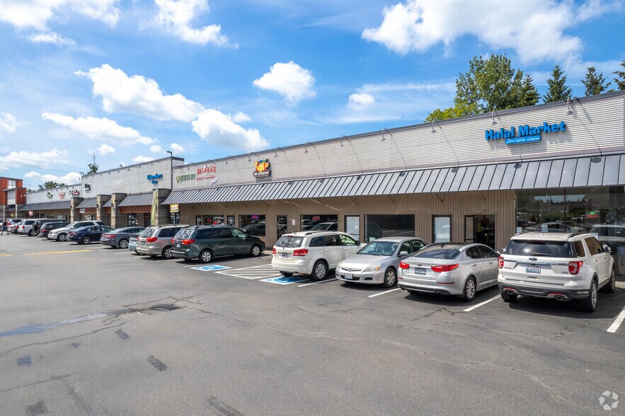 More Photos Of 607 SE Everett Mall Way, Everett General Retail For Lease