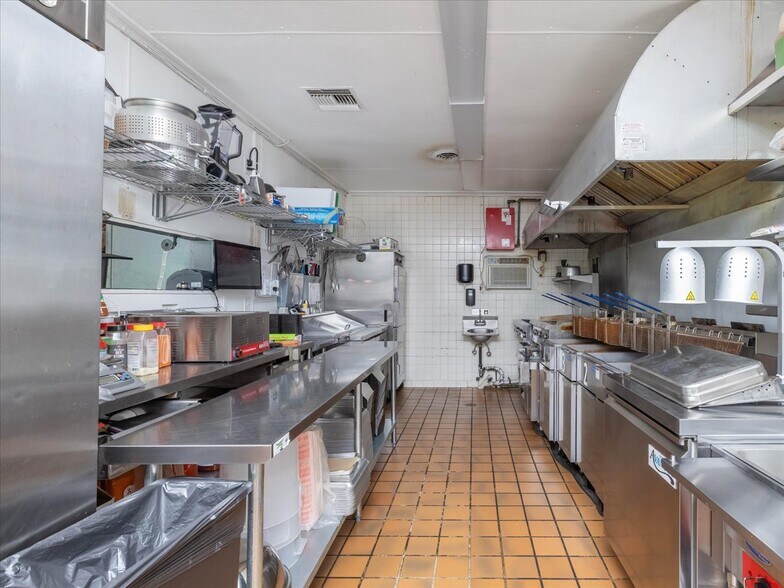 More Photos Of 919 N 2nd Ave, Siler City Restaurant For Sale