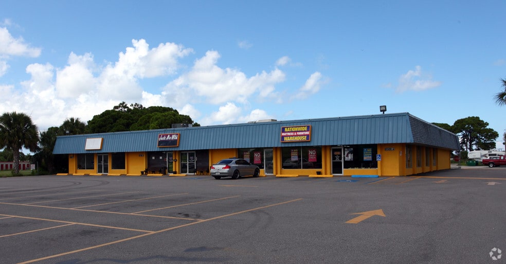 More Photos Of 6500 14th St W, Bradenton Storefront For Lease