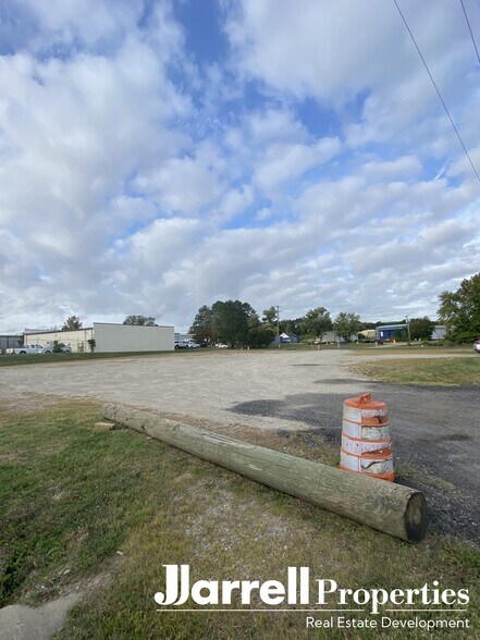 More Photos Of Houser Dr, Fredericksburg Flex For Sale