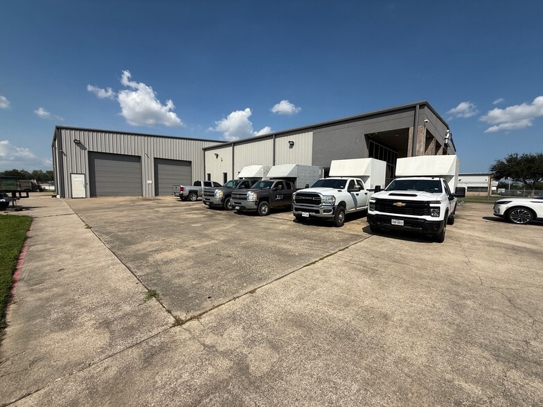 More Photos Of 925 Jade Ave, Port Arthur Industrial For Sale