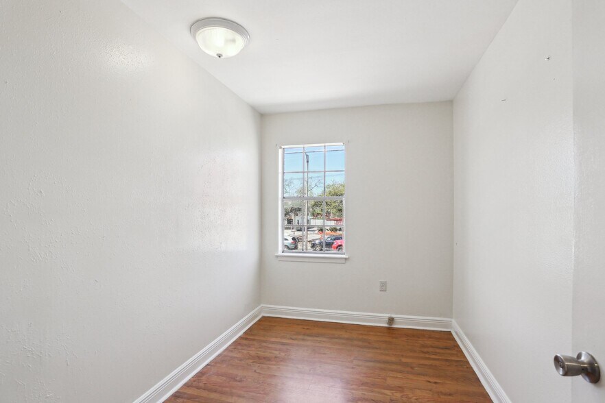 More Photos Of 134 N Broad St, New Orleans Office For Lease
