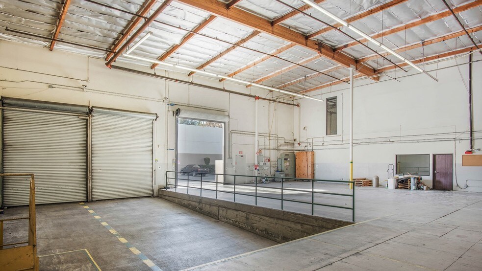 More Photos Of 2520 Mira Mar Ave, Long Beach Warehouse For Lease