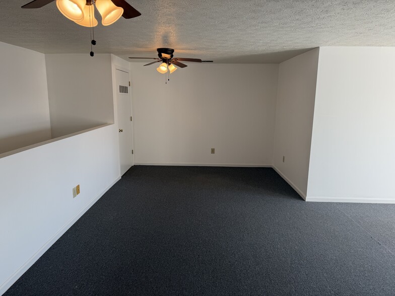 More Photos Of 207 Big Run Rd, Lexington Warehouse For Lease