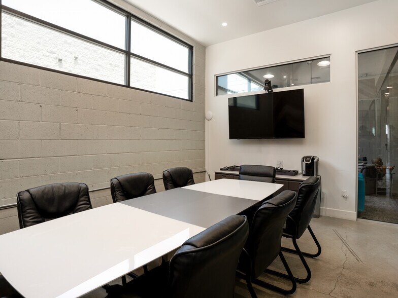 More Photos Of 134 Lomita St, El Segundo Office For Sale