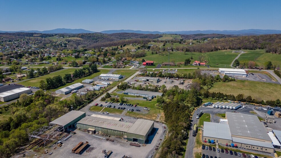 More Photos Of 52 Mid Valley Ln, Verona Warehouse For Sale