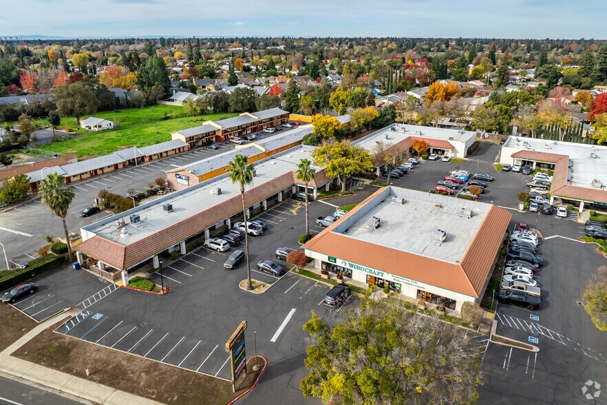 More Photos Of 9521 Folsom Blvd, Sacramento Office Residential For Lease