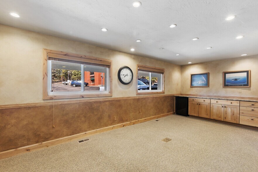 More Photos Of 350 N Pine St, Woodland Park Medical For Sale