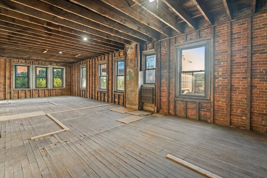 More Photos Of 13-15 E 3rd St, Bethlehem Restaurant For Lease
