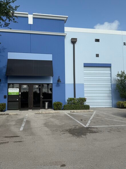 Primary Photo Of 342 Pike Rd, West Palm Beach Warehouse For Lease