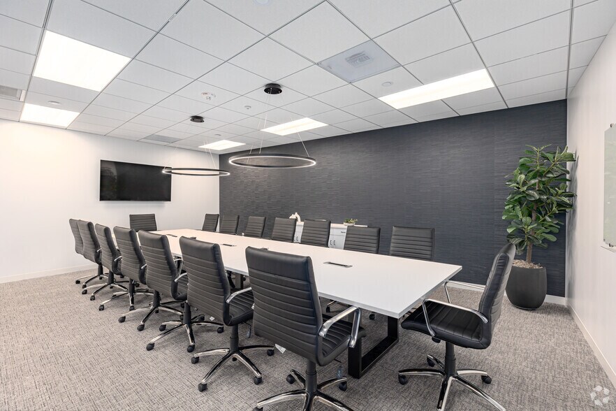 More Photos Of 12544 High Bluff Dr, San Diego Coworking Space