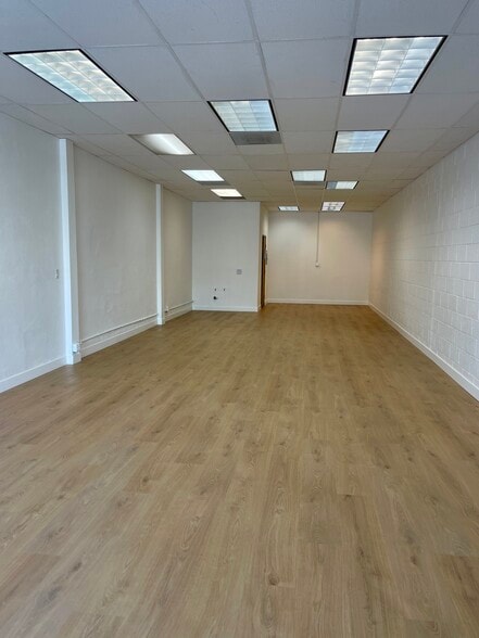 More Photos Of 102-104 S Glendale Ave, Glendale Storefront For Lease