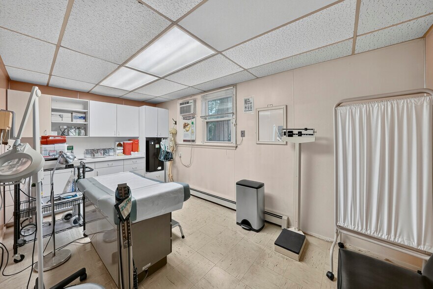 More Photos Of 137 Livingston Ave, New Brunswick Office Residential For Sale