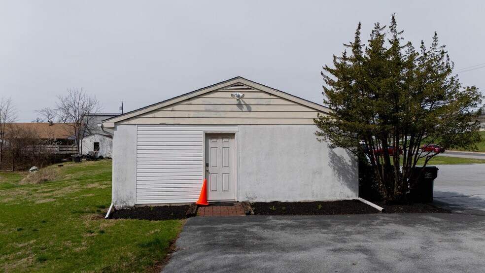 More Photos Of 926 Ben Franklin Hwy E, Douglassville Office For Sale