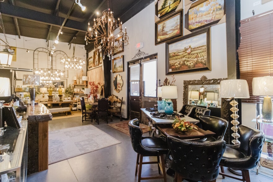More Photos Of 736 N Andover Rd, Andover Storefront For Sale