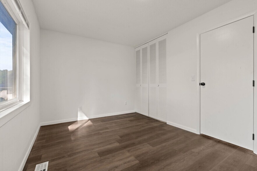 More Photos Of 701 Swan St, West Burlington Multifamily For Sale