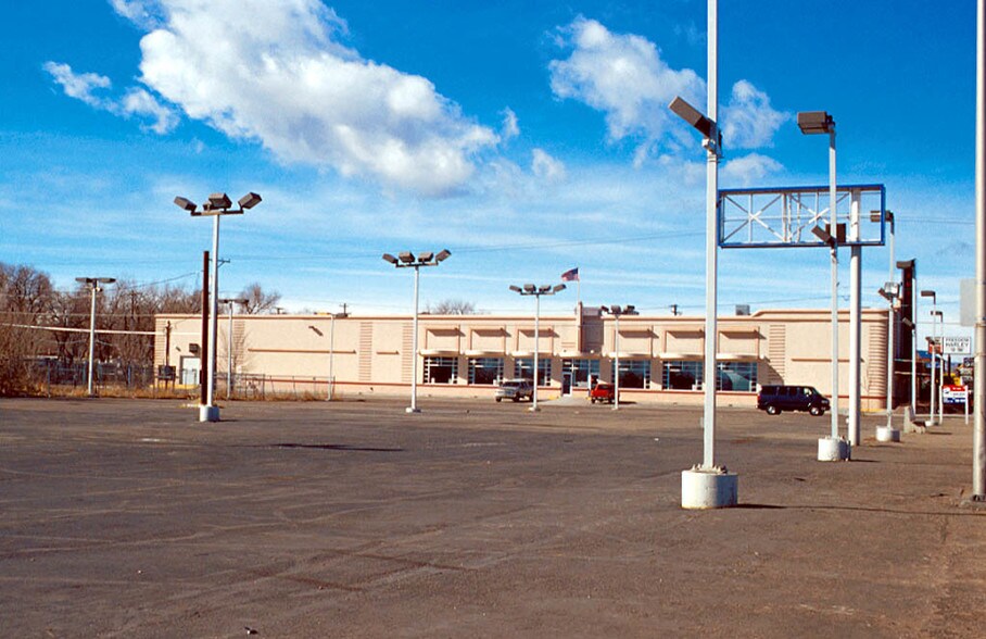 More Photos Of 8000 W Colfax Ave, Lakewood Freestanding For Lease