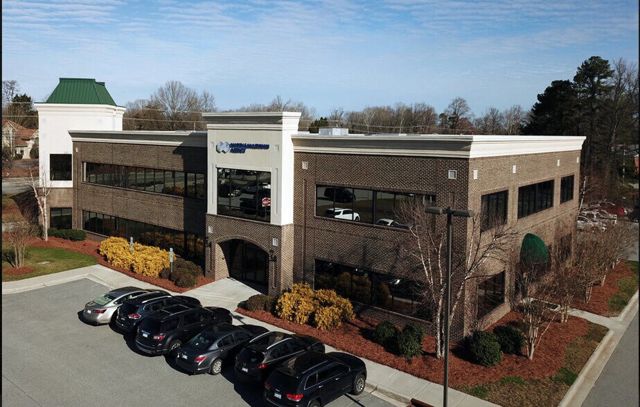 More Photos Of 1400 Eastchester Dr, High Point Office For Sale