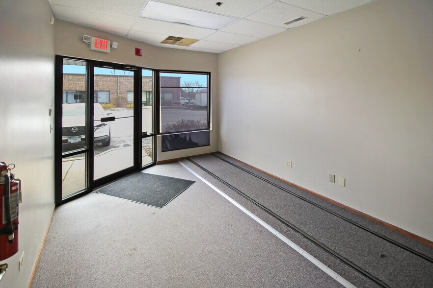 More Photos Of 2600 Keslinger Rd, Geneva Showroom For Lease