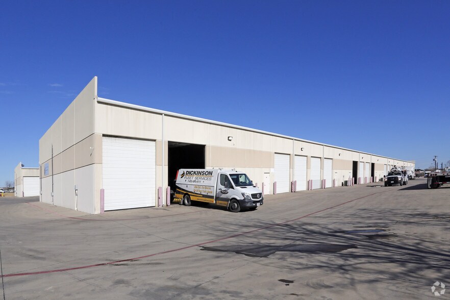 More Photos Of 5317 Superior Pky, Fort Worth Unknown For Lease